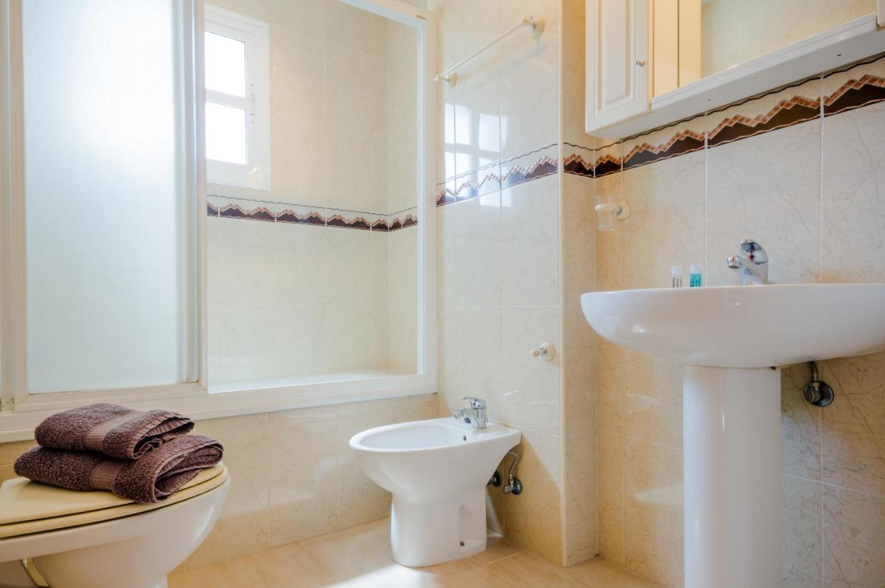 Apartamentos Rotonda Конил-де-ла-Фронтера Екстериор снимка